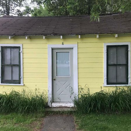 ホテルKatahdin Cabins Millinocket エクステリア 写真
