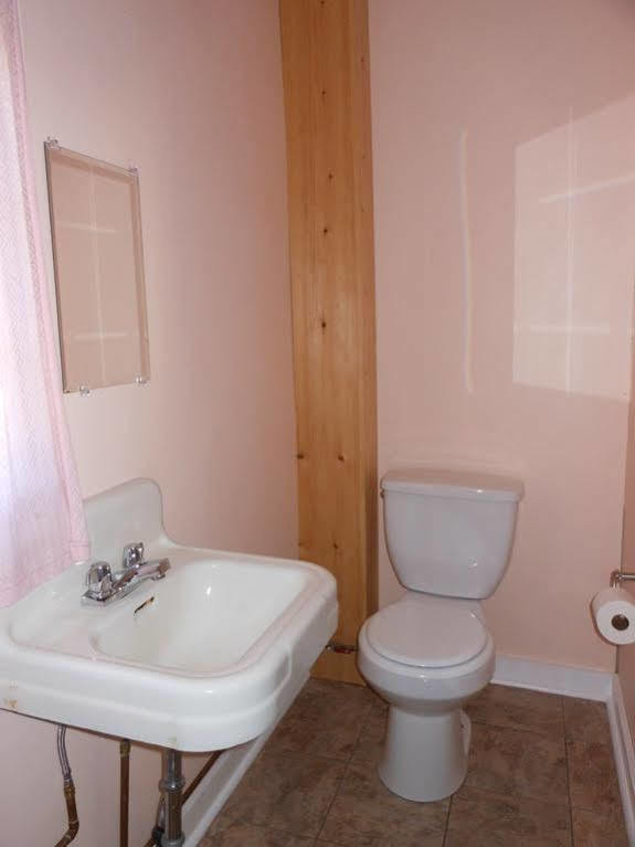 ホテルKatahdin Cabins Millinocket エクステリア 写真