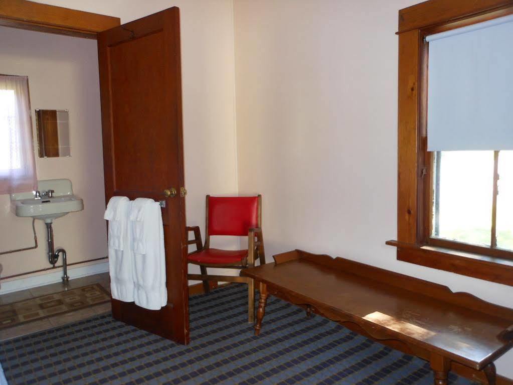 ホテルKatahdin Cabins Millinocket エクステリア 写真